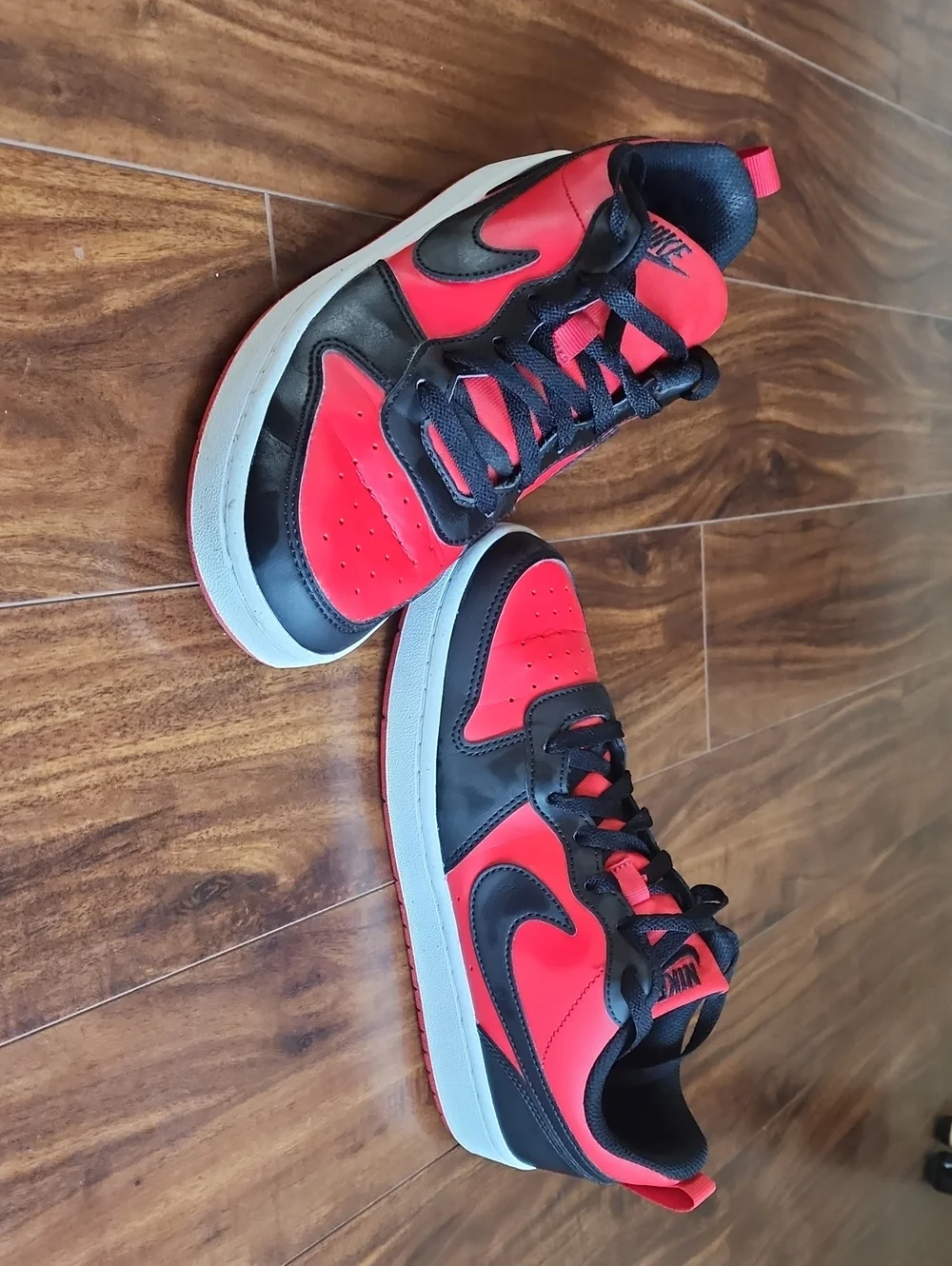 Nike Kids' Red and Black Low-Top Sneakers
